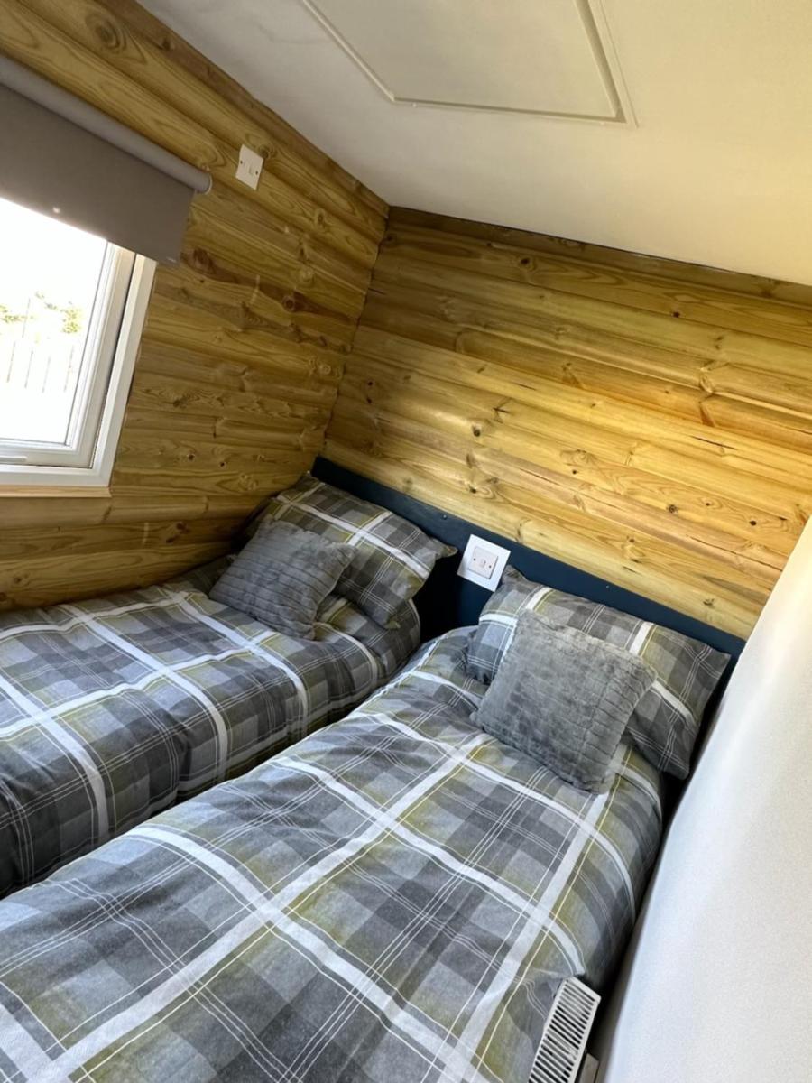 Hotel Tracey'S Hideaway - With Hot Tub & Amazing Views Llanasa Exteriér fotografie